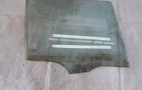 Rear door window glass