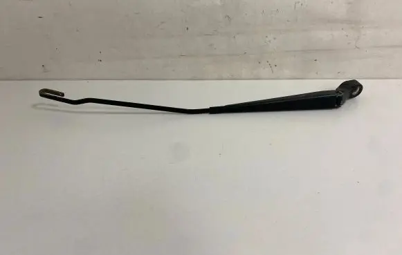 Mercedes-Benz Vito Viano W639 Front wiper blade arm A6398200144
