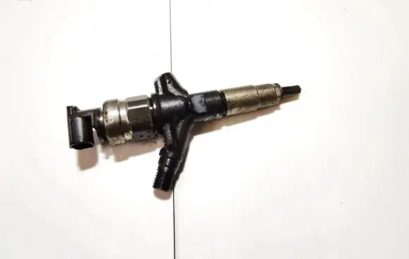 Subaru Legacy Fuel injector 16613aa020 07890