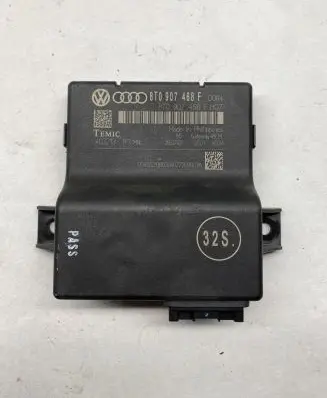 Audi A5 8T 8F Gateway control module 8T0907468F