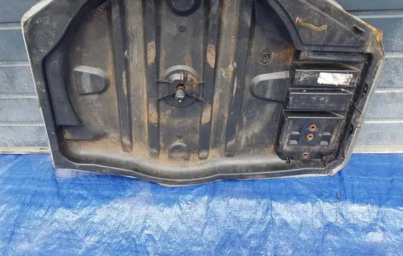 Mercedes-Benz CLS C219 Trunk bottom trim panel 2196100075GGT A2196100075