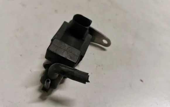 Audi A8 S8 D3 4E Turbo solenoid valve