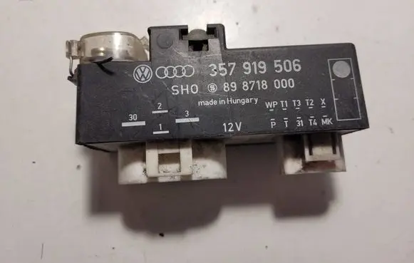 Volkswagen Golf III Coolant fan relay 357919506 898718000