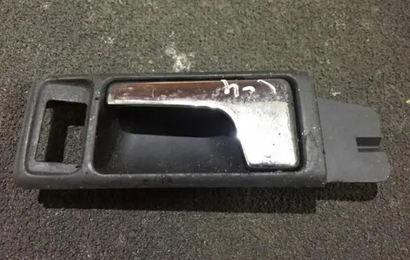 Audi A6 S6 C4 4A Front door interior handle 4a0837019a