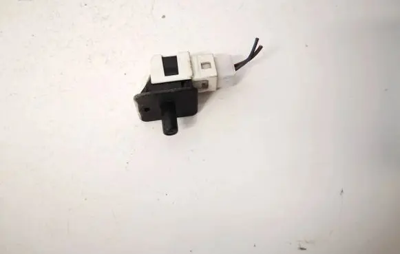 Mercedes-Benz E W211 Front door sensor 2028209410
