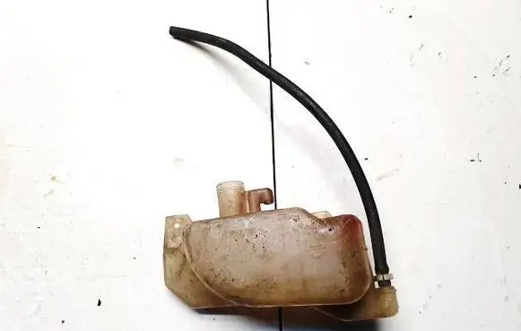 Nissan Micra Windshield washer fluid reservoir/tank