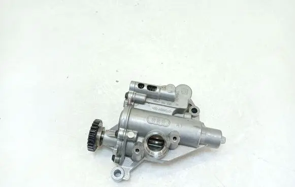 Audi TT TTS RS Mk3 8S Oil pump 06H115105BK