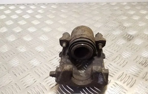 Volkswagen Golf IV Front brake caliper