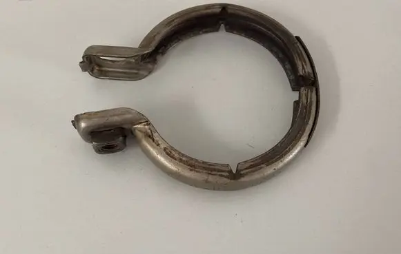Mercedes-Benz C W203 Muffler pipe connector clamp A2034900641