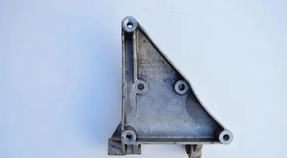 Audi A6 S6 C5 4B Engine mounting bracket 059260885F