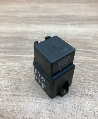 BMW 3 F30 F35 F31 Coolant fan relay 9207913