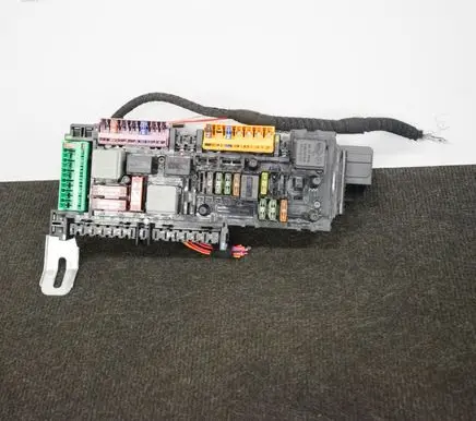 Mercedes-Benz E C207 W207 Fuse box set A0025422619