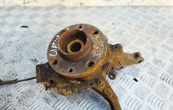 Front wheel hub