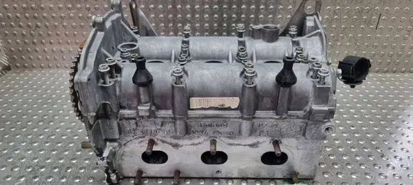 Volkswagen Polo IV 9N3 Engine head S26378593 03E103373C