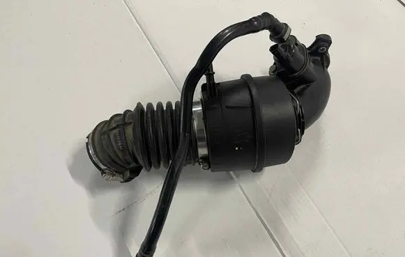Buick Encore GX I Air intake duct part 60003580