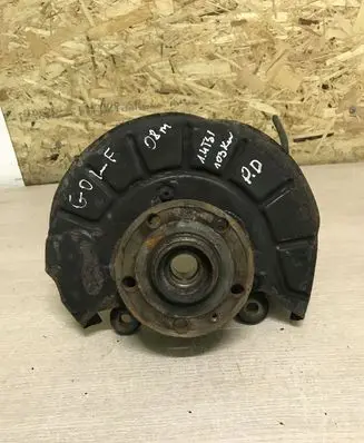 Volkswagen Golf V Front wheel hub