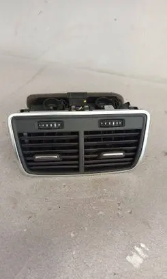 Rear air vent grill