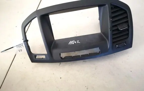Opel Insignia A Dash center air vent grill 13282237