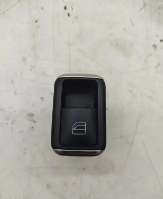 Mercedes-Benz C W204 Electric window control switch A2048707358 03139101 10034661