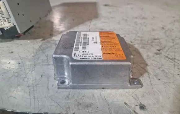 Mercedes-Benz ML W163 Airbag control unit/module A1635422718
