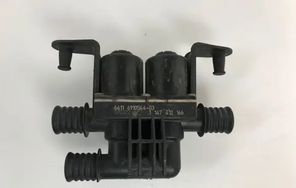 BMW X5 E70 Coolant heater control valve 6910544 1147412166 070322