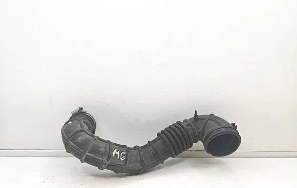 Air intake hose/pipe