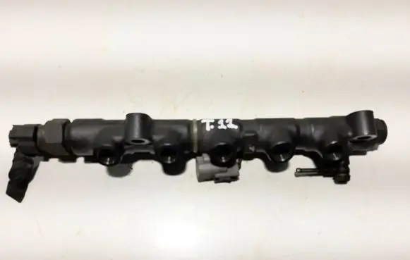 Toyota Avensis Verso Fuel main line pipe 