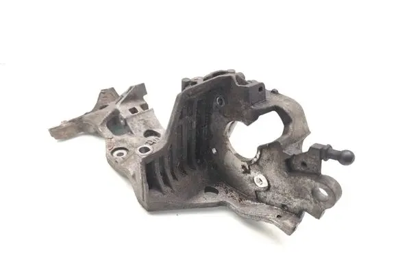 Skoda Octavia Mk2 (1Z) Generator/alternator bracket 04L903143B