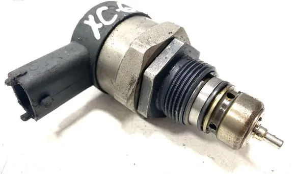Volvo XC60 Fuel pressure regulator 30777576 0281002712