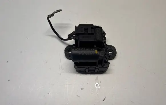 Mercedes-Benz E W212 Glow plug pre-heat relay A6511530279 09275001841