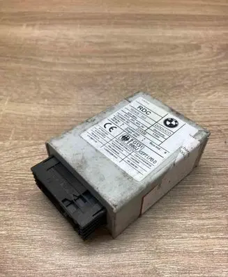 BMW 5 E39 Tire pressure control unit 6751371