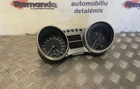 Mercedes-Benz ML W164 Speedometer (instrument cluster) A2C53168071