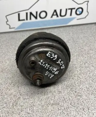 Engine mount bracket