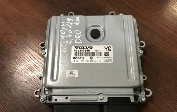 Volvo XC60 Engine control unit/module P31303388