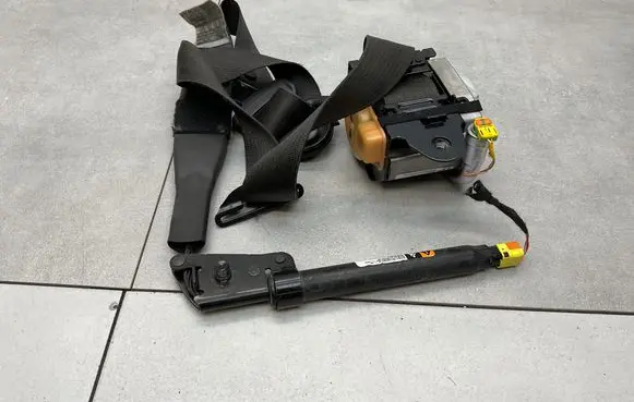 Opel Mokka Front seatbelt 20919346