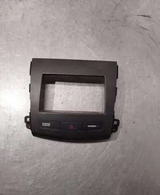 Mitsubishi Outlander Radio/GPS head unit trim CARAV0804
