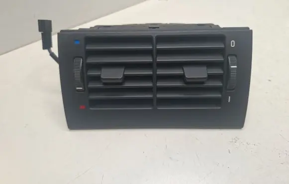 BMW 5 E39 Rear air vent grill 8376150