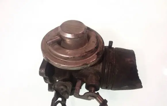 Skoda Fabia Mk1 (6Y) EGR valve 038131501M