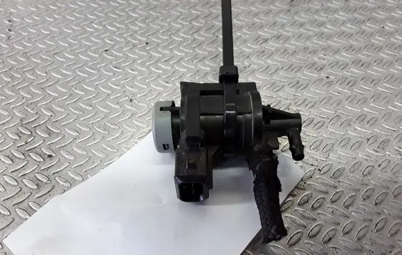 Audi A6 S6 C5 4B Turbo solenoid valve 1J0906283A
