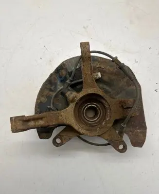 Subaru Justy Front wheel hub 