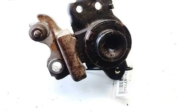 Engine mount bracket