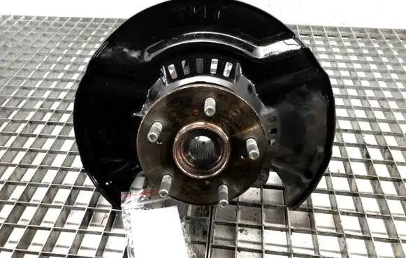 Honda CR-V Front wheel hub spindle knuckle 