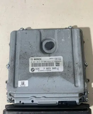 BMW 7 F01 F02 F03 F04 Engine control unit/module 7823905