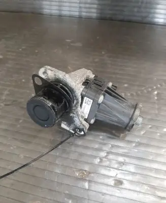 Nissan Juke I F15 EGR valve H8201411538