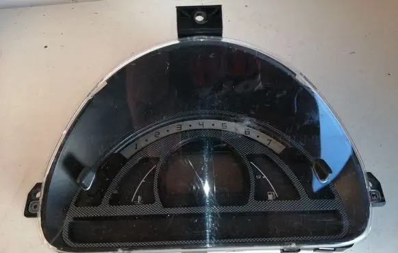 Speedometer (instrument cluster)