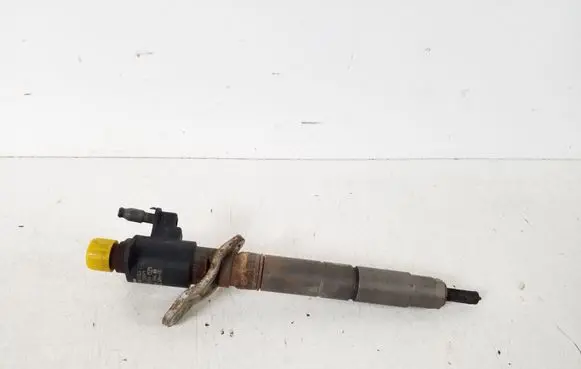 Volvo V60 Fuel injector 31303238