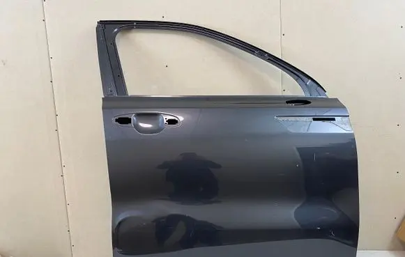 KIA Sorento IV Front door