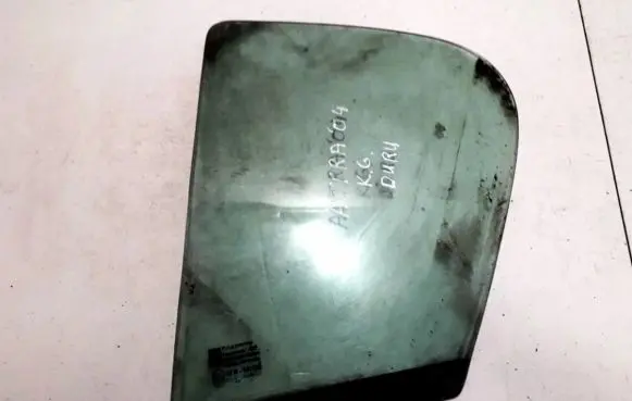 Rear vent window glass