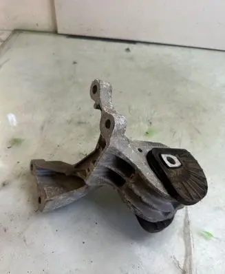 Mini One - Cooper R50 - 53 Engine mount bracket 676533 6754187
