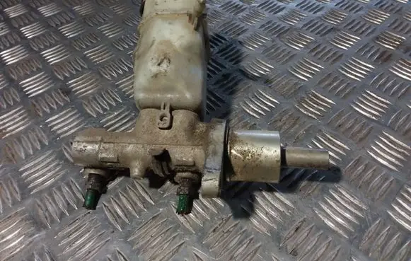 Peugeot 407 Master brake cylinder 9646980980